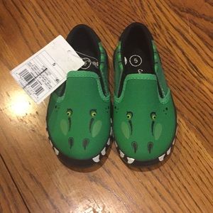 Cat and Jack alligator shoes. Size 5